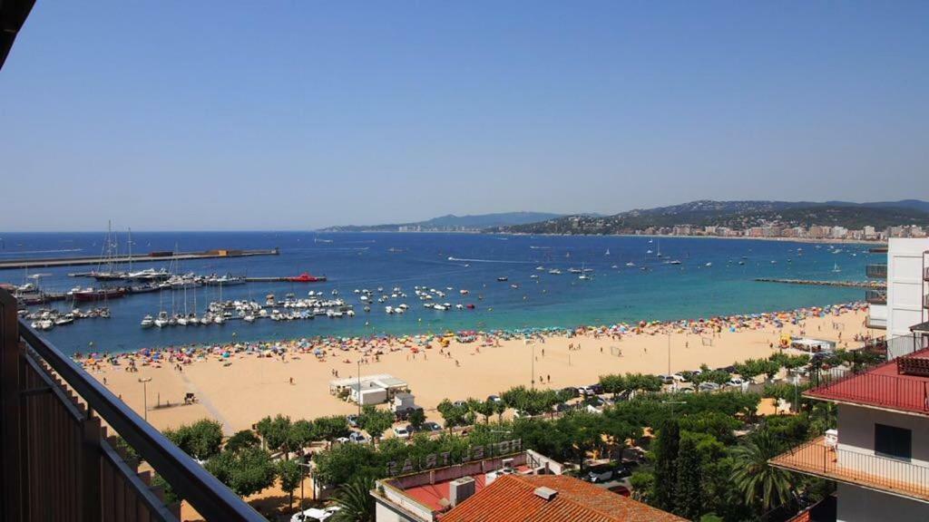 Seafront Apartment In Palamos Exterior photo