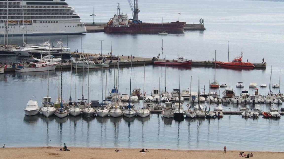 Seafront Apartment In Palamos Exterior photo