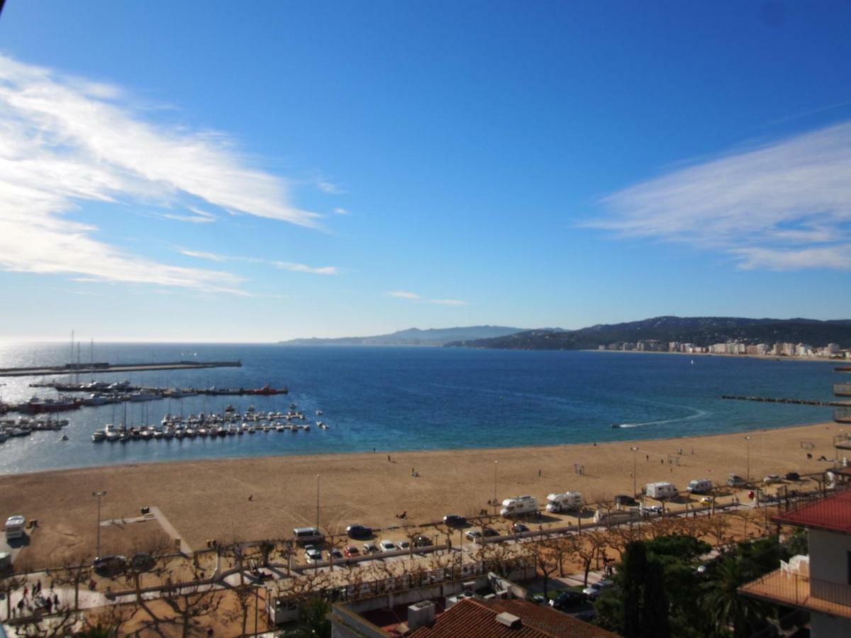 Seafront Apartment In Palamos Exterior photo